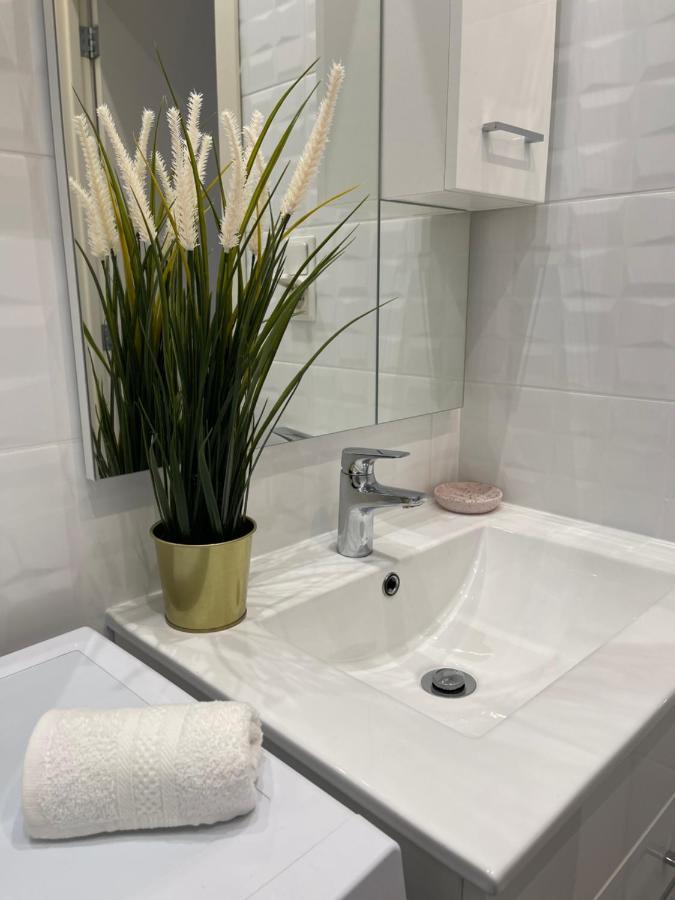 Apartment Wiejska 14 - 500m Od Sejmu Rzeczypospolitej - 450m Do Ambasady - Smart Tv - Wifi - W Pelni Wyposazona Kuchnia Warschau